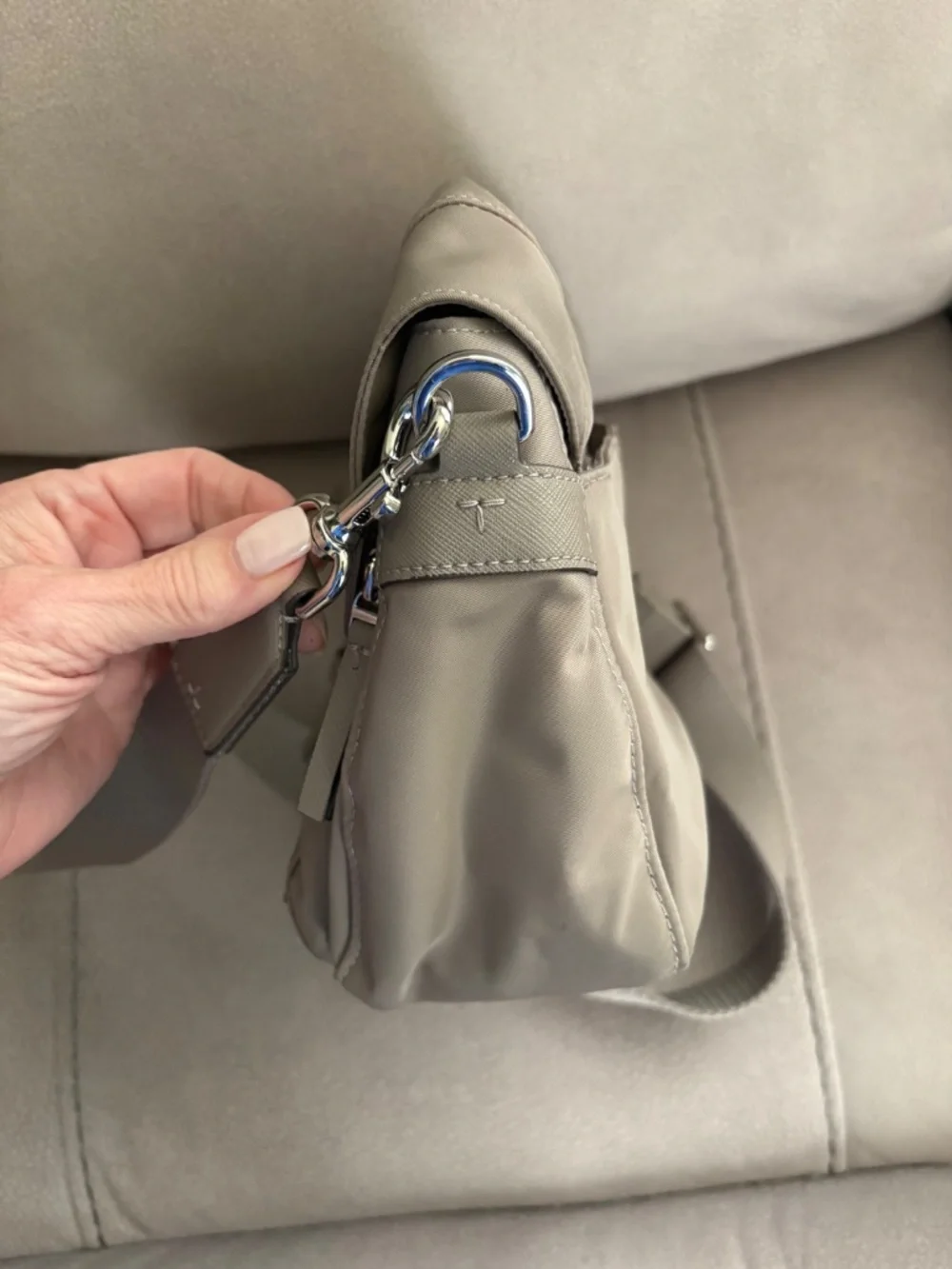 TORY BURCH VIRGINIA SMALL MESSENGER - Picture 6 of 9